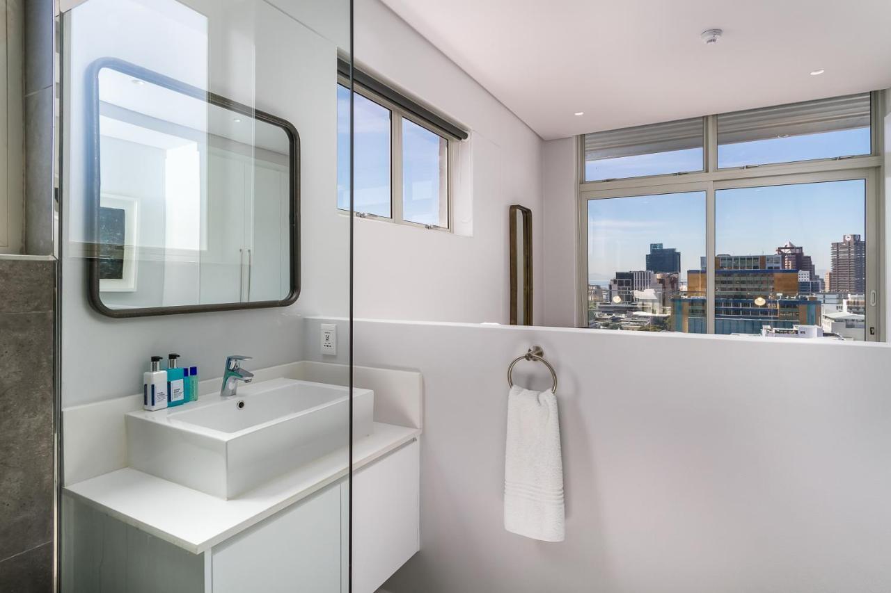 Backup-powered Luxury View Retreat Apartment *