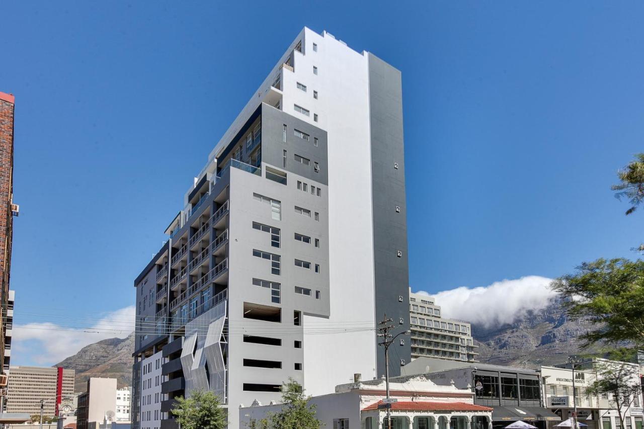 Backup-powered Luxury View Retreat Apartment *