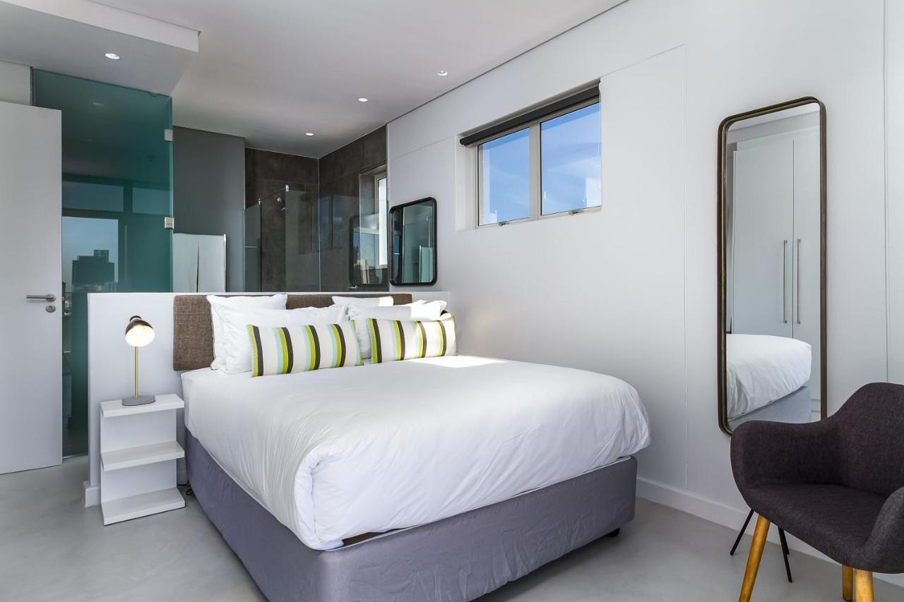 Backup-powered Luxury View Retreat Apartment Cape Town